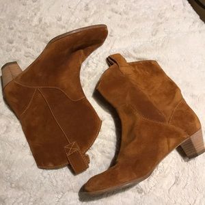 MARC JACOBS Tan Suede Booties